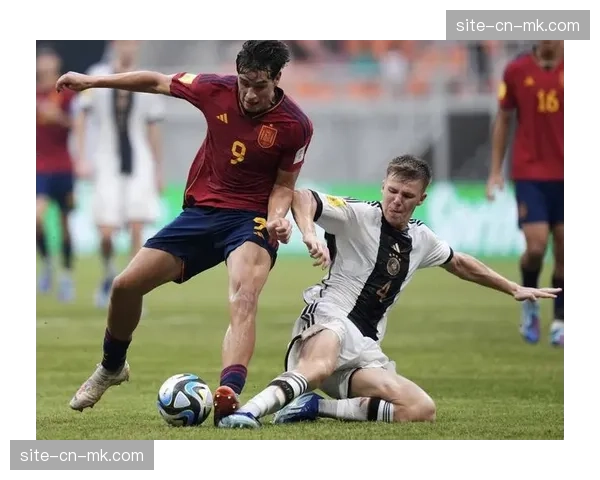 转会传闻：多家英超球队派出球探考察兰斯中卫阿卜杜勒哈米德